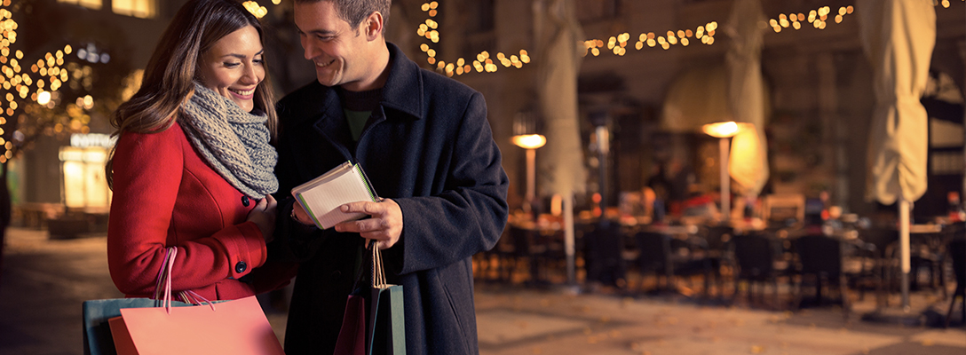 Couple Shopping During Winter Date Night in Vegas